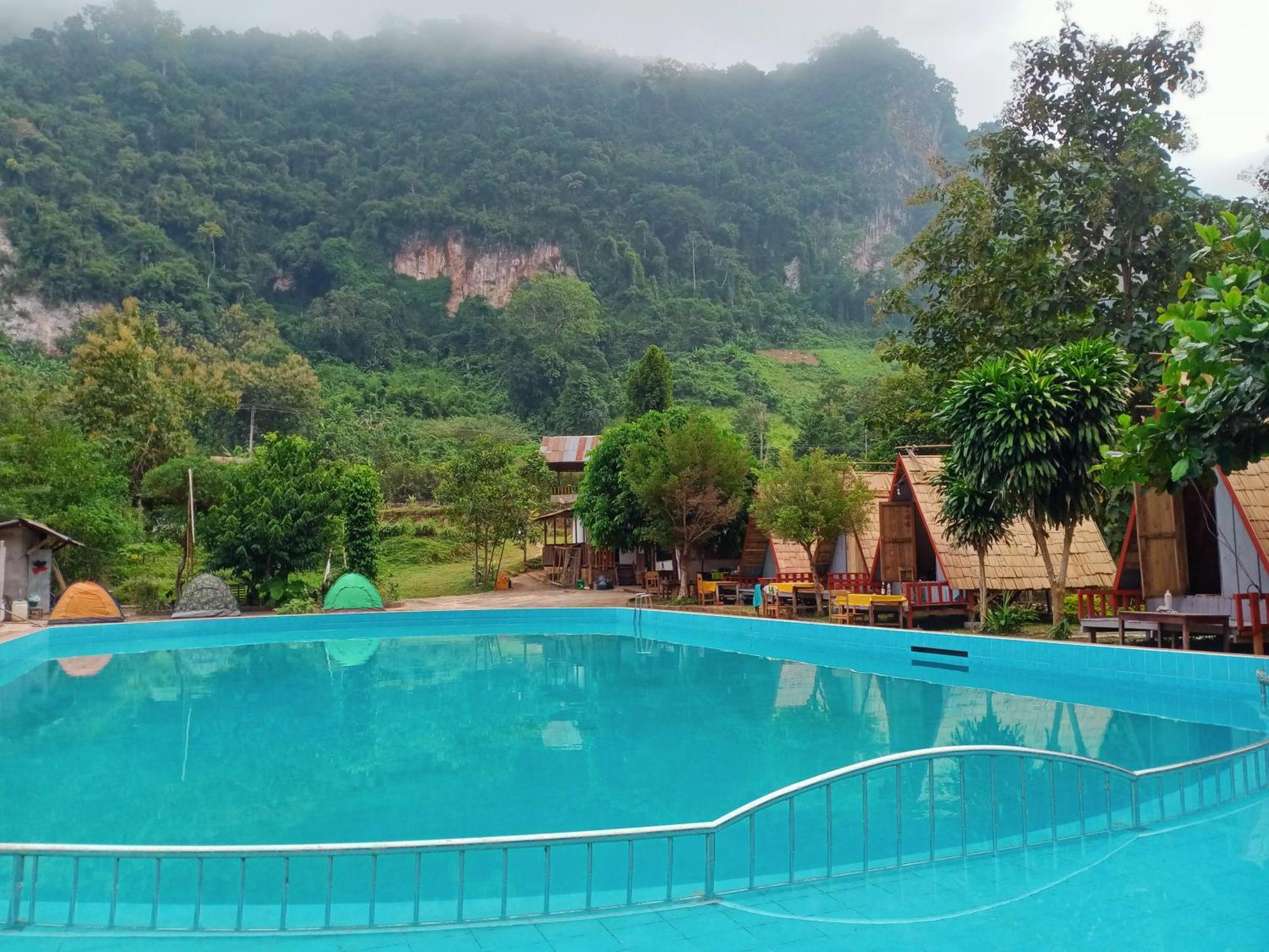 Campingsite Swimming Pool Ban Nongkham Buitenkant foto